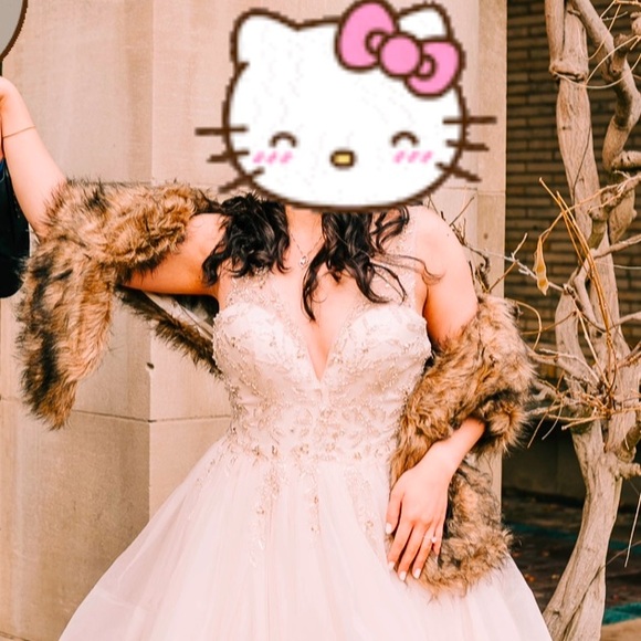 Faux fur wrap/shawl - Picture 8 of 10